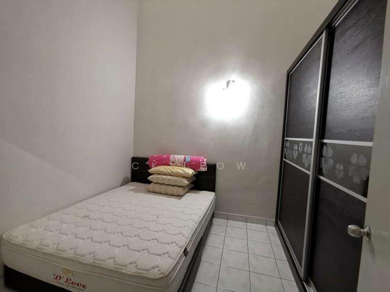 For Rent - Single terrace house for rent at taman molek