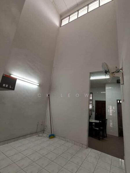 For Rent - Single terrace house for rent at taman molek