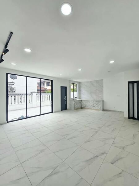 Untuk Dijual - Double storey Semi D for sale at Johor jaya