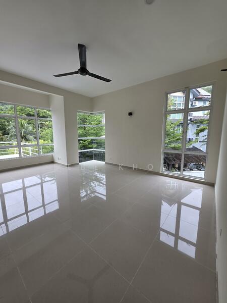 Untuk Disewa - Ashley Green