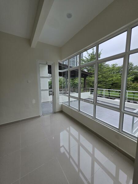 Untuk Disewa - Ashley Green