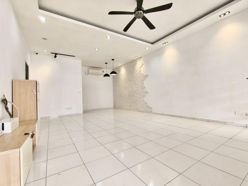 2-storey Terraced House for Sale in Taman Setia Indah (Tebrau) - Janice . - Living Room - PropertyGuru.com.my
