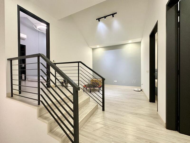 For Rent - 2-Storey House @ Taman Molek