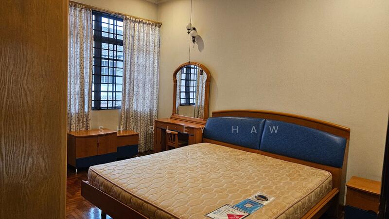 For Rent - 2-Storey House @ Taman Molek