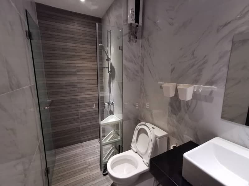Servis Apartment untuk Disewa di Emporis - JH Tee - Bathroom - PropertyGuru.com.my