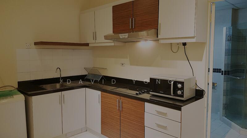 Fully fitted kitchen - practical layout