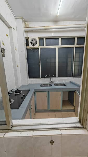 Apartment for Sale at Mas Kipark Damansara - Sharon Lai - Kitchen - PropertyGuru.com.my