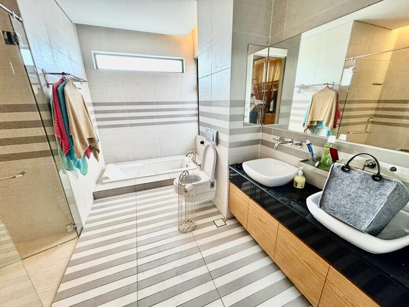 Semi-Detached House for Sale in East Ledang (Iskandar Puteri (Nusajaya)) - Janice . - Bathroom - PropertyGuru.com.my