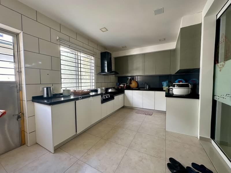Sungai Long untuk Untuk Dijual - RM 1,010,000, Apr 2026 - Kitchen - PropertyGuru.com.my