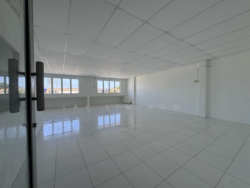 Kedai / Pejabat untuk Disewa di Setiawan (Sitiawan) - Lay Lim How - Interior - PropertyGuru.com.my
