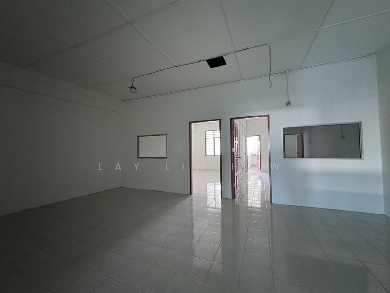 Kedai / Pejabat untuk Disewa di Setiawan (Sitiawan) - Lay Lim How - Interior - PropertyGuru.com.my