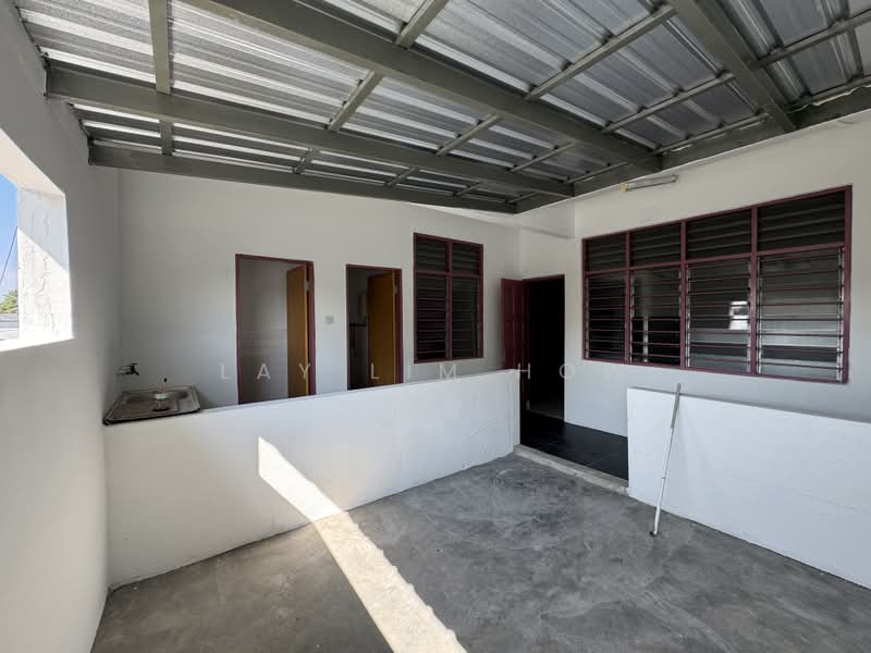 Kedai / Pejabat untuk Disewa di Setiawan (Sitiawan) - Lay Lim How - Exterior - PropertyGuru.com.my