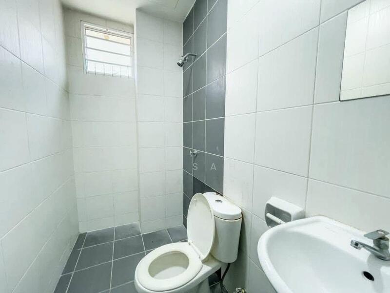 Rumah Teres 2 Tingkat untuk Dijual di Taman Semenyih Mewah (Semenyih) - KK Sah - Bathroom - PropertyGuru.com.my