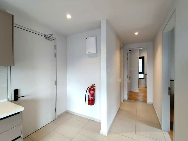 Servis Apartment untuk Dijual di Isola - Julius Ong - Corridor - PropertyGuru.com.my