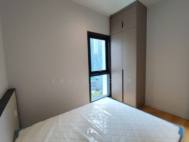 Servis Apartment untuk Dijual di Isola - Julius Ong - Bedroom - PropertyGuru.com.my