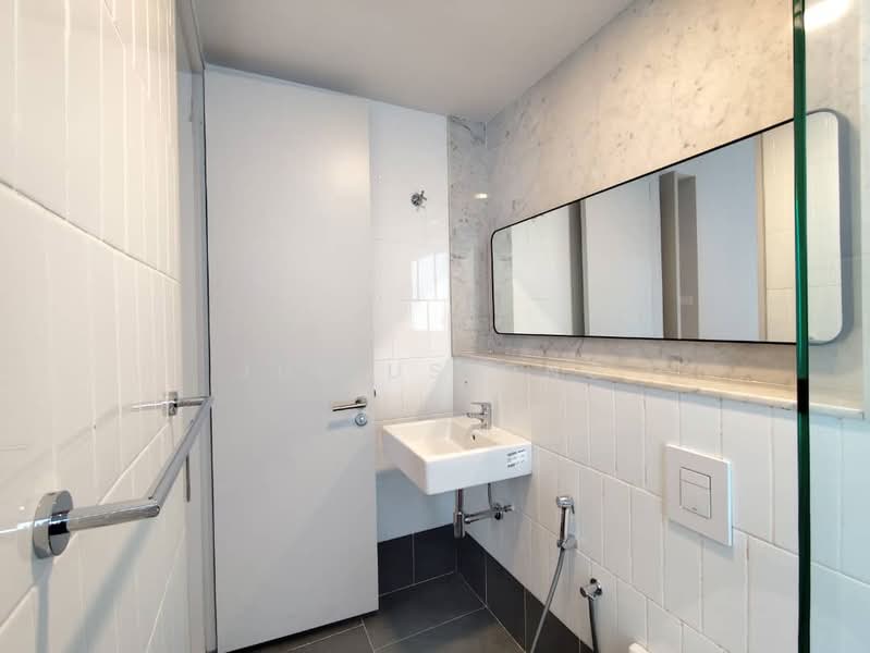 Servis Apartment untuk Dijual di Isola - Julius Ong - Bathroom - PropertyGuru.com.my