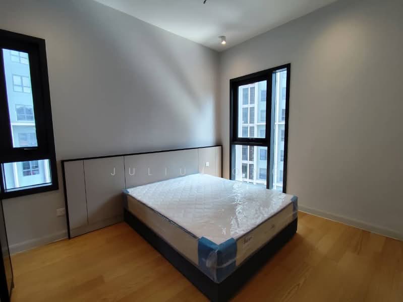 Servis Apartment untuk Dijual di Isola - Julius Ong - Bedroom - PropertyGuru.com.my