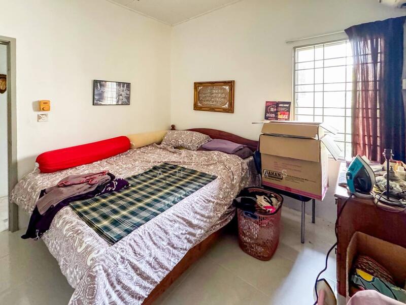 For Sale - End Lot SIngle Storey Terrace Bandar Tasik Puteri