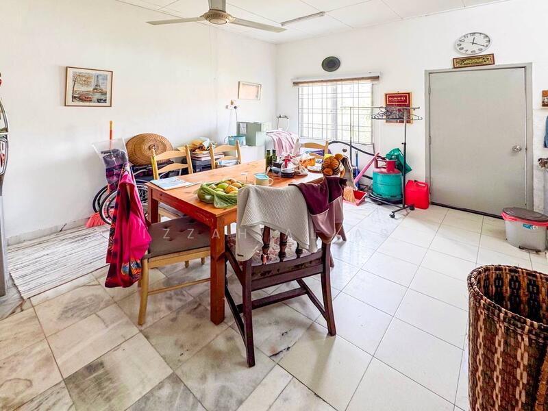 For Sale - End Lot SIngle Storey Terrace Bandar Tasik Puteri