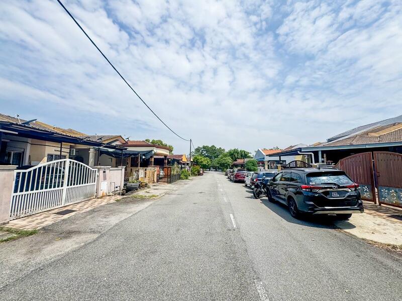 For Sale - End Lot SIngle Storey Terrace Bandar Tasik Puteri