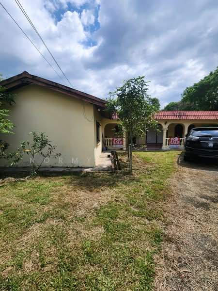 For Sale - Single Storey Bungalow Detached