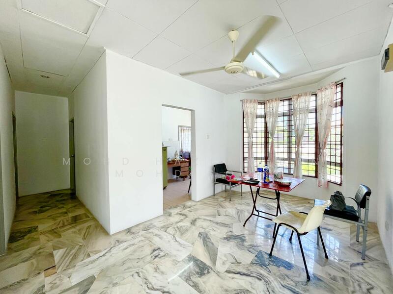 Untuk Dijual - Pantai Sepang Putra