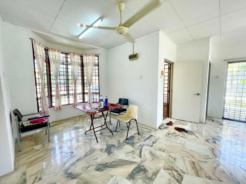 Untuk Dijual - Pantai Sepang Putra