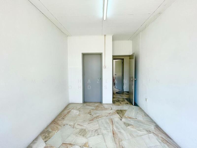 Untuk Dijual - Pantai Sepang Putra