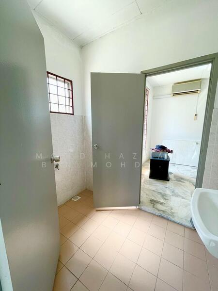 Untuk Dijual - Pantai Sepang Putra