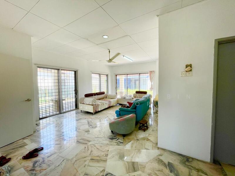 Untuk Dijual - Pantai Sepang Putra