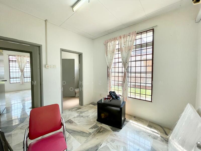 Untuk Dijual - Pantai Sepang Putra