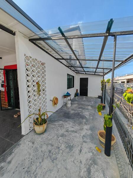 For Rent - Ujong Pasir