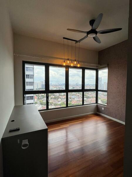 Seventeen Mall & Residences (Biji Living) untuk Untuk Dijual - RM 970,000, Mac 2026 - Living Room - PropertyGuru.com.my
