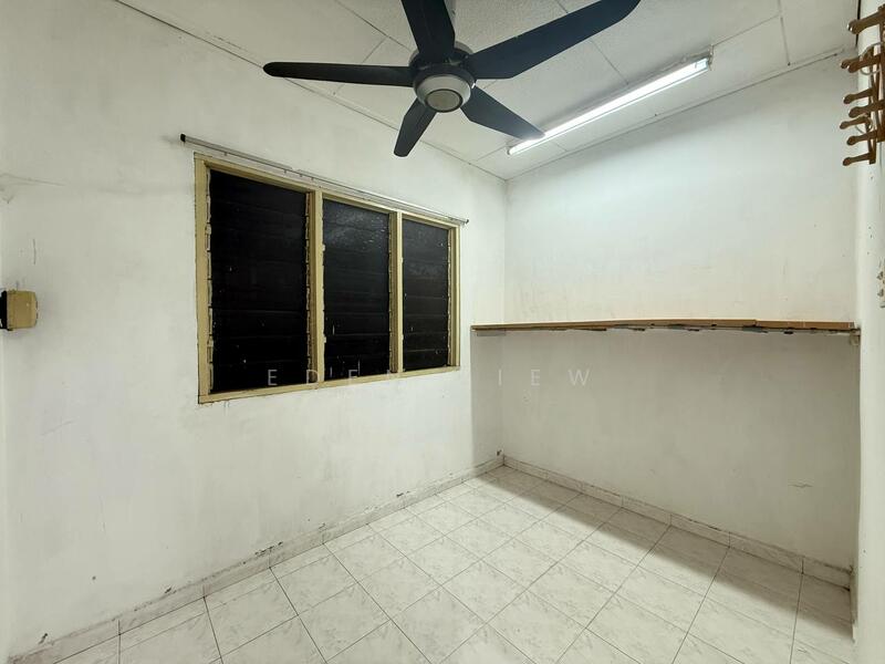 For Rent - Taman Molek