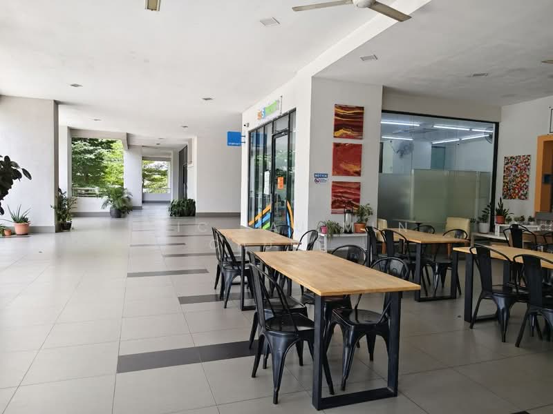 Kondominium untuk Dijual di KM1 West - Eric Lau Mun Chung - Corridor - PropertyGuru.com.my
