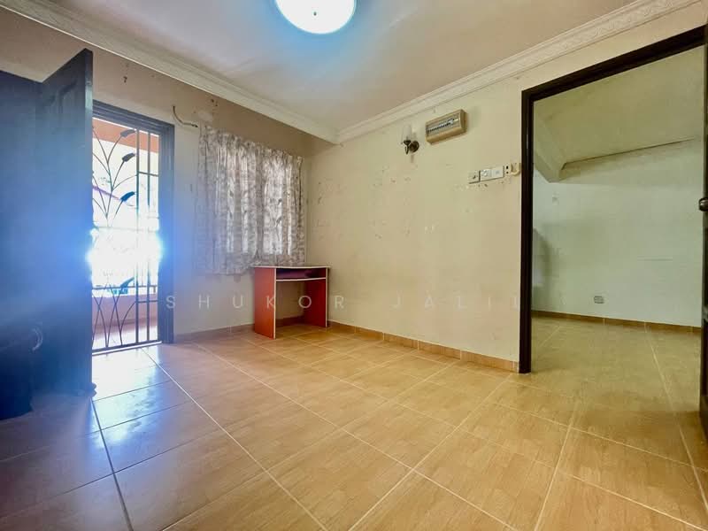 Rumah Teres 3 Tingkat untuk Dijual di Ampang Jaya (Ampang) - Shukor Jalil - Living Room - PropertyGuru.com.my