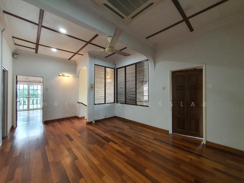 Upstairs Living Hall