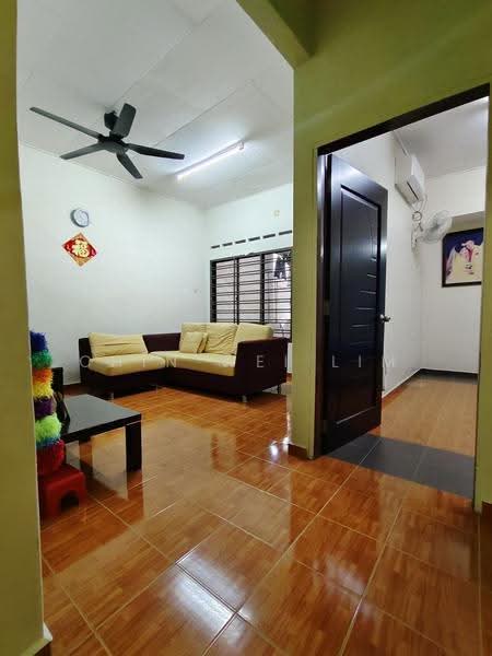 2-storey Terraced House for Sale in Taman Megah (Kluang) - Chin Wei Lim - Living Room - PropertyGuru.com.my