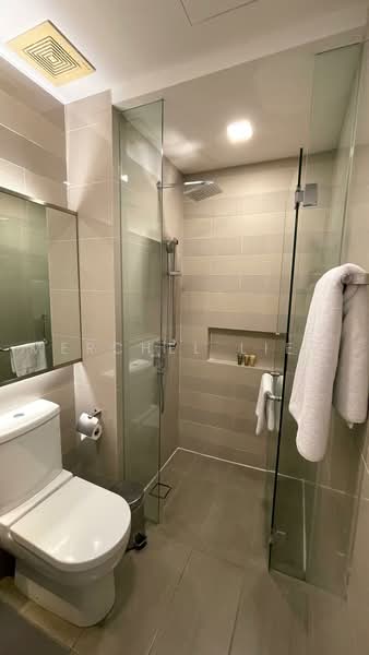Kediaman Servis untuk Dijual di Ramada (One @ Bukit Ceylon) - Merchel Liew - Bathroom - PropertyGuru.com.my