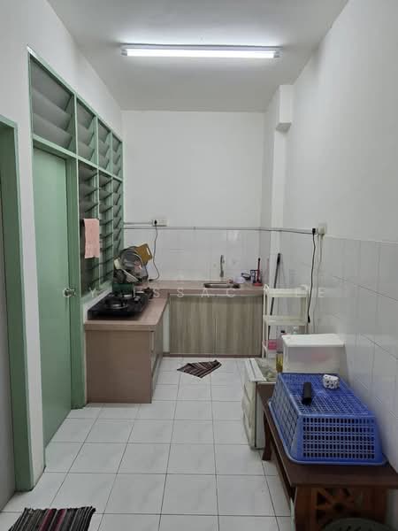 Pangsapuri untuk Disewa di Desa Permai Indah Apartment - Cy Issac Lee - Kitchen - PropertyGuru.com.my