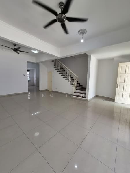 Rumah Teres 2 Tingkat untuk Dijual di Kemuning Utama (Shah Alam) - KG Tan - Living Room - PropertyGuru.com.my