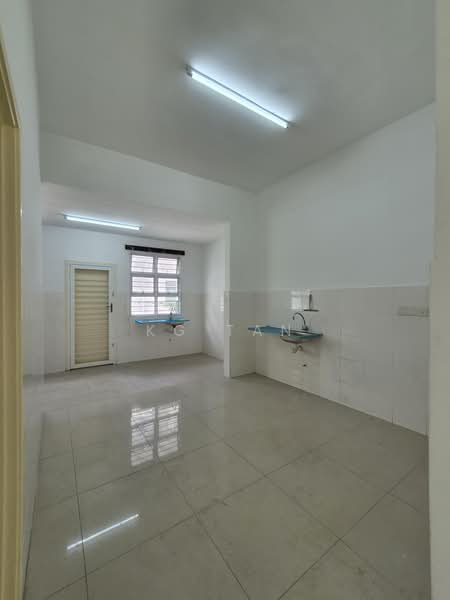 Rumah Teres 2 Tingkat untuk Dijual di Kemuning Utama (Shah Alam) - KG Tan - Kitchen - PropertyGuru.com.my