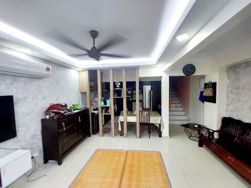 Rumah Teres 3 Tingkat untuk Dijual di Taman Selayang Mulia (Selayang) - EMA ALLANG - Living Room - PropertyGuru.com.my