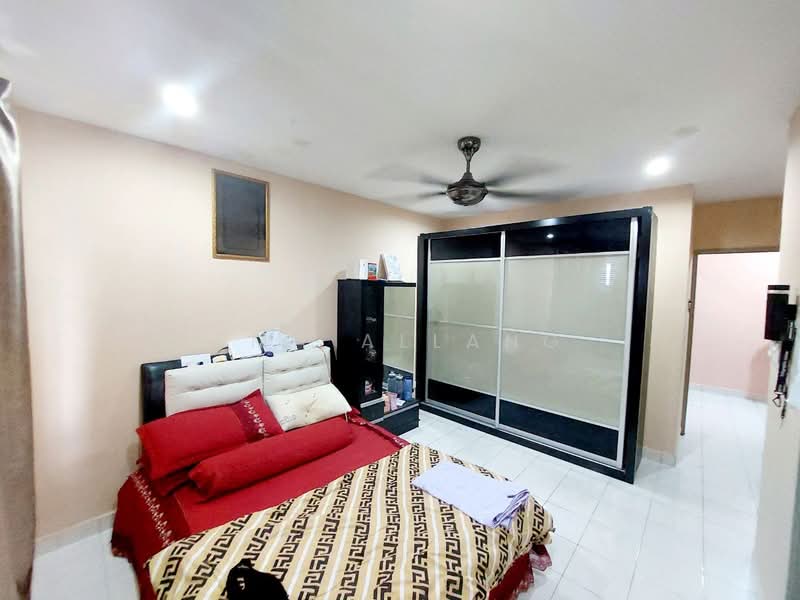 Rumah Teres 3 Tingkat untuk Dijual di Taman Selayang Mulia (Selayang) - EMA ALLANG - Bedroom - PropertyGuru.com.my