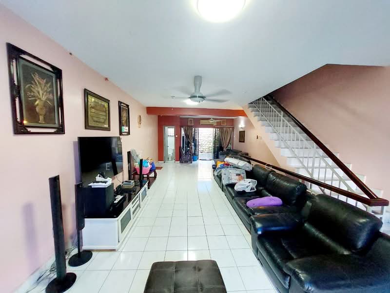 Rumah Teres 3 Tingkat untuk Dijual di Taman Selayang Mulia (Selayang) - EMA ALLANG - Living Room - PropertyGuru.com.my