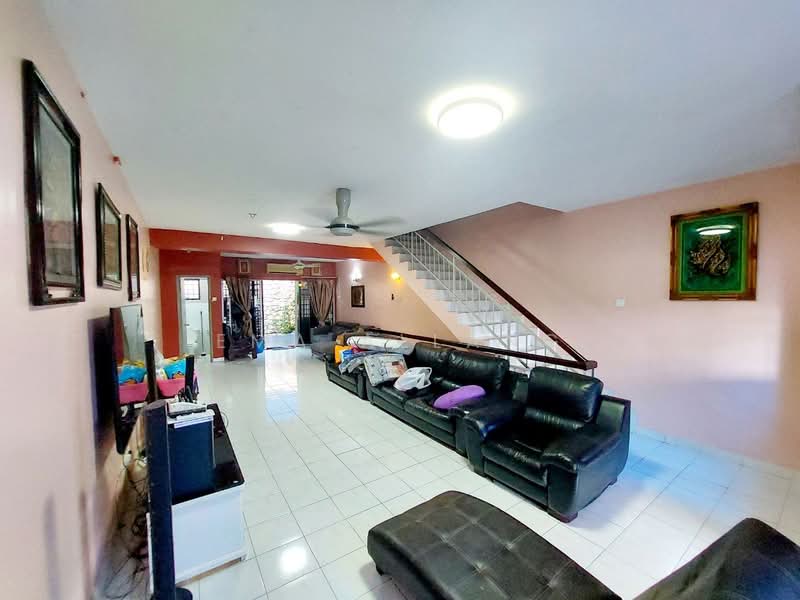 Rumah Teres 3 Tingkat untuk Dijual di Taman Selayang Mulia (Selayang) - EMA ALLANG - Living Room - PropertyGuru.com.my