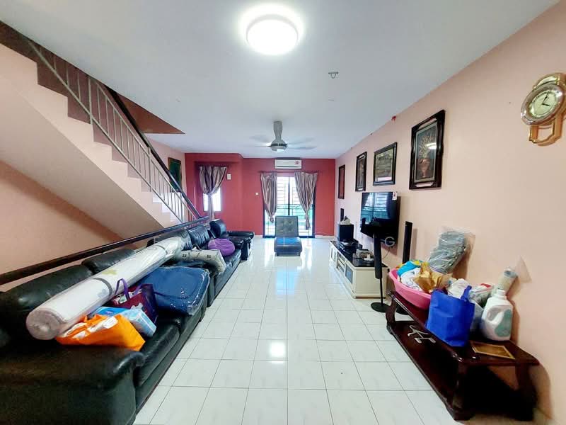 Rumah Teres 3 Tingkat untuk Dijual di Taman Selayang Mulia (Selayang) - EMA ALLANG - Living Room - PropertyGuru.com.my