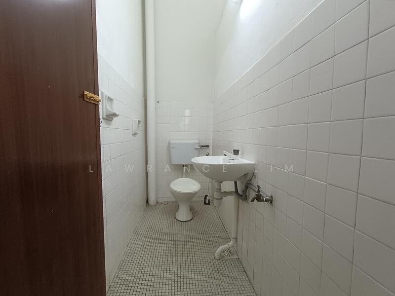 Master Room Bathroom