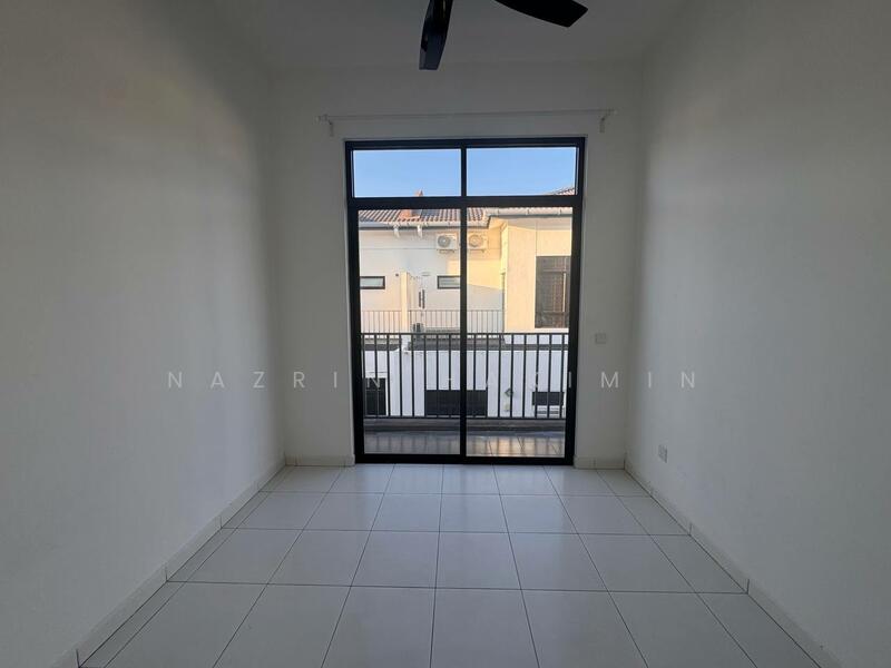 Terraced House for Sale in Eco Grandeur (Puncak Alam) - Nazrin Hakimin - Balcony - PropertyGuru.com.my