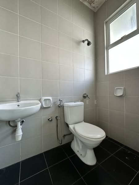 Rumah Berkembar untuk Dijual di Setia Eco Park (Setia Alam) - Jess Tee - Bathroom - PropertyGuru.com.my